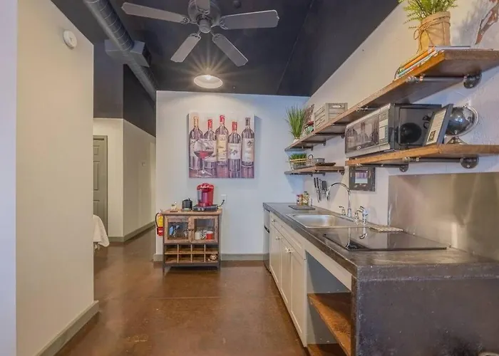 Haven At Hazel ~ Downtown Studio