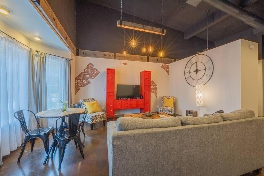 Haven At Hazel ~ Downtown Demorest